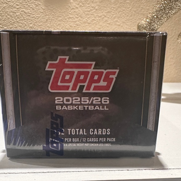 Topps 2025/26 Basketball Cards 132 total cards - Target Black Friday exclusive - Picture 3 of 8